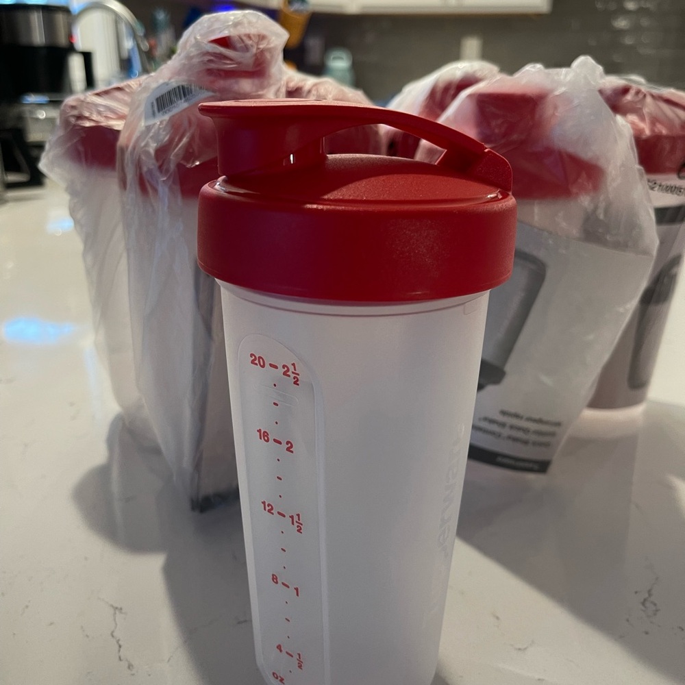 New Tupperware Quick Shake - Picture 9 of 10